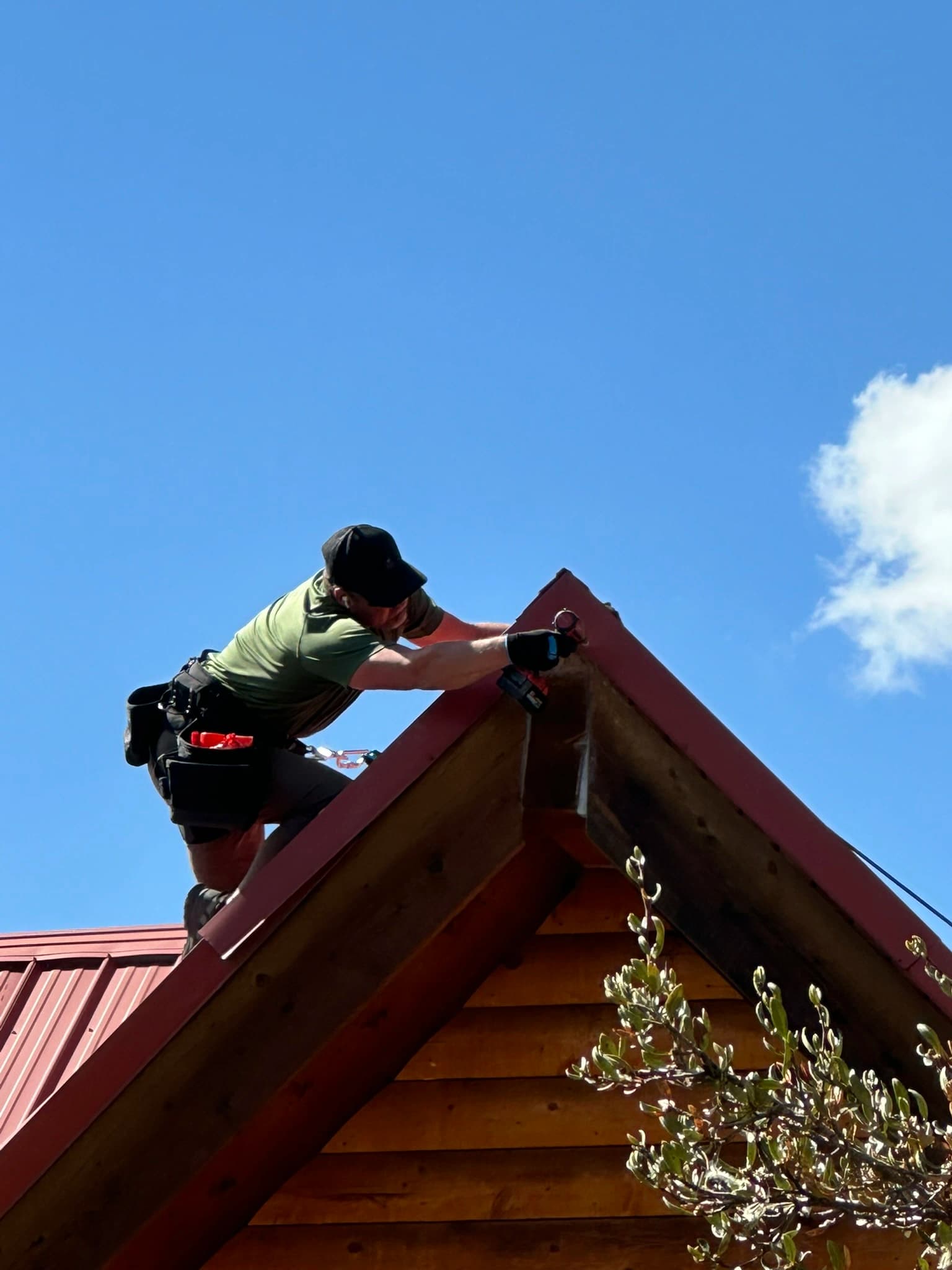 Metal roof ridge sealing work